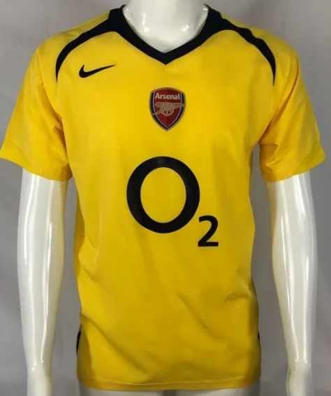 Arsenal Away 05/06